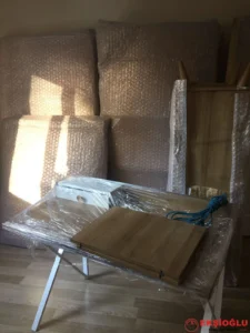 Nakliyat Öncesi Profesyonel Olarak Paketlenmiş Ev Eşyaları